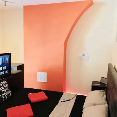 Private King En-suite Bedroom Close To Mediacityuk/old Trafford Manchester