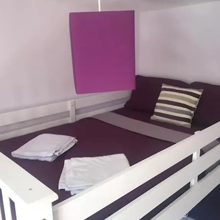 Private King En-suite Bedroom Close To Mediacityuk/old Trafford Homestay *