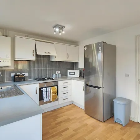 The Metcombe - With Free Parking - 10 Minutes Walk To Coop Live Arena & Etihad Stadium