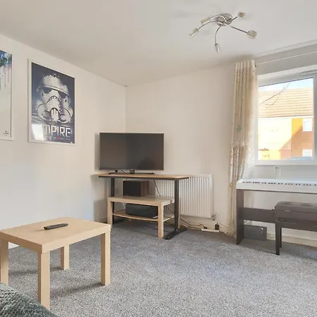 The Metcombe - With Free Parking - 10 Minutes Walk To Coop Live Arena & Etihad Stadium Manchester