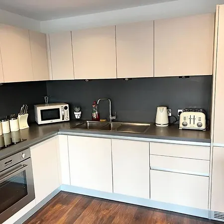 2 Bed Apartment, Gym *