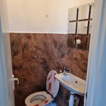 Spacious 3 Bed House - A Away From Casa de Férias