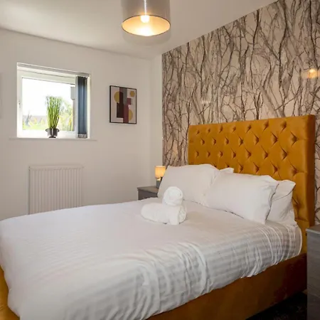 Pass The Keys Stylish 2 Bed Ground Floor Flat In Gated Community *