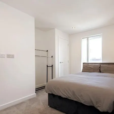 Lovely Entire 2-bed Manchester