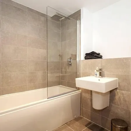 Lovely Entire 2-bed Manchester