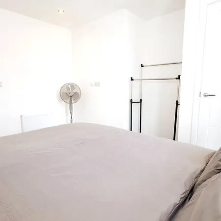 Lovely Entire 2-bed Apartmán *