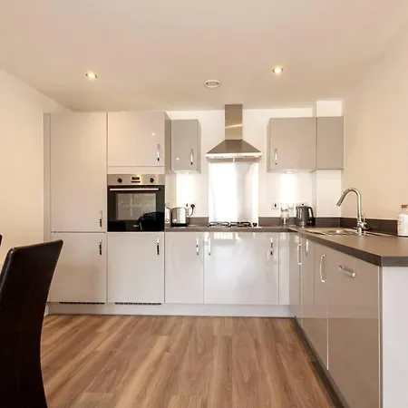 Lovely Entire 2-bed Apartment Manchester