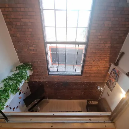 Exclusive 2 Bedroom 2 Floor Duplex In * Manchester