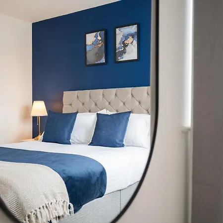 Apartment Stylish Cozy House In Quiet Neighborhood, 6mins To Coop Live Arena, Etihad Stadium & Centre With Wifi & Free Private Parking