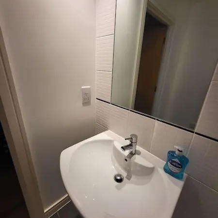 Awesome 1 Bedroom Apartment Manchester