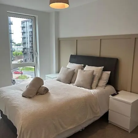Modern And Spacious Centre