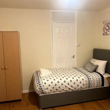 Holiday home Png - Abernant - Shared Facilities Manchester