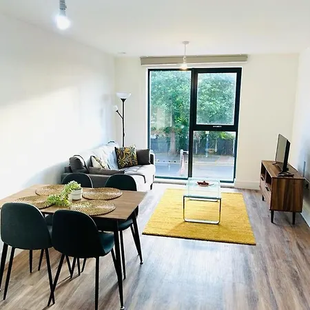 Lovely Entire Flat In アパート マンチェスター