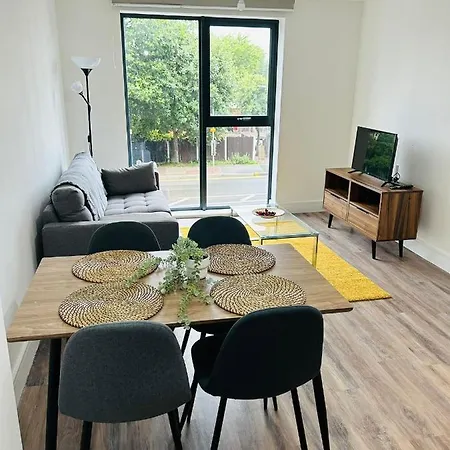 Lovely Entire Flat In Apartment Manchester