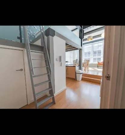 Princess Street Apartment *