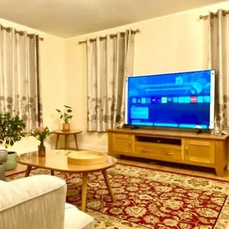 2 Bedroom Flat In Ardwick Apartment *