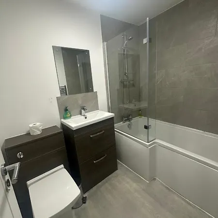 Seasons Serviced Apartment Manchester