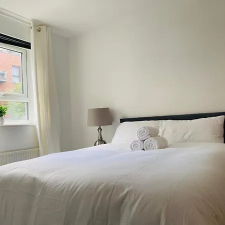 Modern, Stylish And Central Privat bolig *