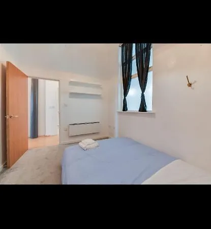 Princess Street Apartment