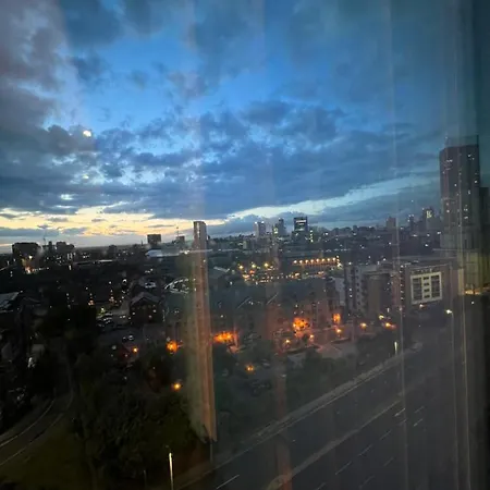 Апартаменты Spacious, Luxury & Stylish 1 Bedroom In Centre - Elizabeth Tower Манчестер