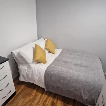 Fantastic 4bd Higher Crumpsall * Manchester