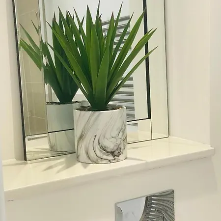 Stylish New Built Homestay Manchester