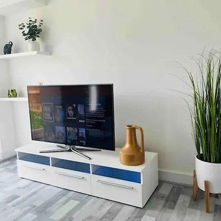 Luxurious Modern New Built 4 Bedrooms * Manchester