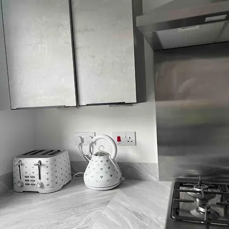Luxurious Modern New Built 4 Bedrooms Appartement