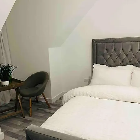 Luxurious Modern New Built 4 Bedrooms * Manchester