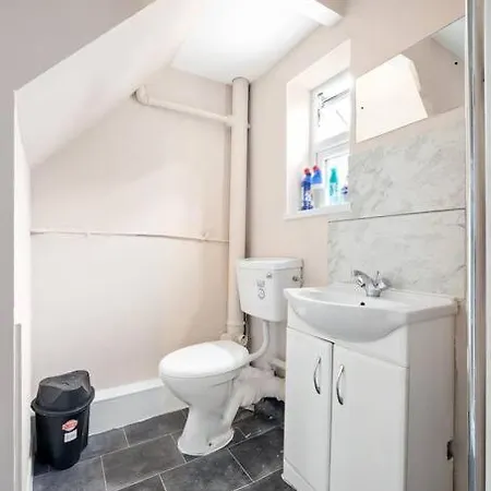 Private Retreat For 3 Near Arndale Centre Manchester