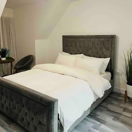 Luxurious New Built Kingsize Bedroom
