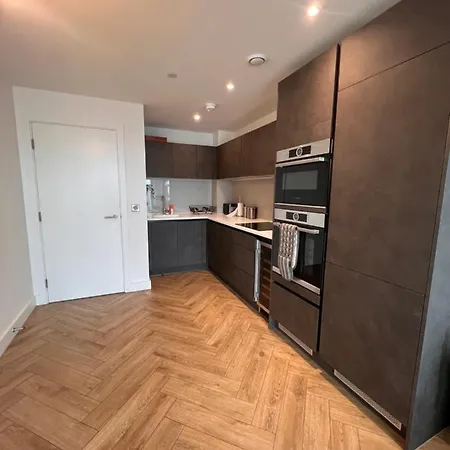 Апартаменты Spacious, Luxury & Stylish 1 Bedroom In Centre - Elizabeth Tower Манчестер