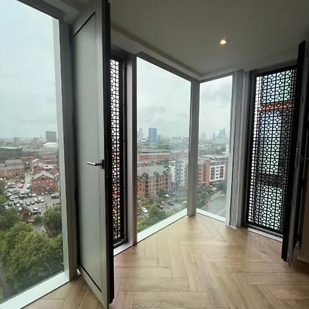 Spacious, Luxury & Stylish 1 Bedroom In Centre - Elizabeth Tower Apartment