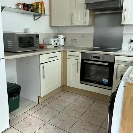Vendégház Lovely 3 Bed Short Manchester