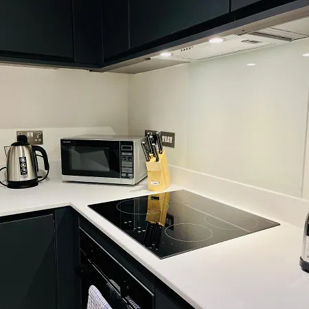 Stunning One Bedroom In Old Trafford Apartment