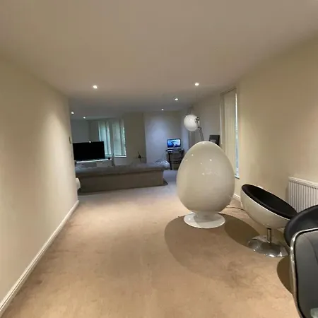 Silvernest Hotel