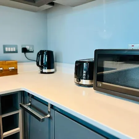 Beautifully Presented One Bedroom Close To Old Trafford Stadium * Mánchester