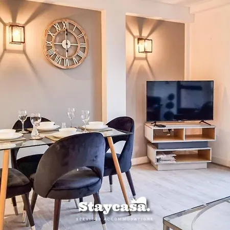 Aparthotel Bright Apt With Balcony & Secure Parking *