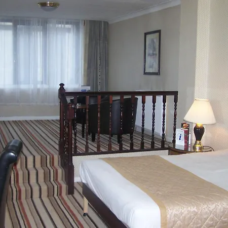 Hotel Britannia City Centre 3*