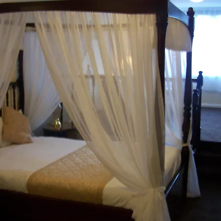 Hotel Britannia City Centre 3*
