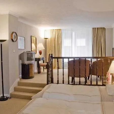 Britannia City Centre 3*
