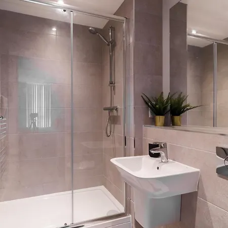 Apartment Stunning Brand New 3bed Apartment!