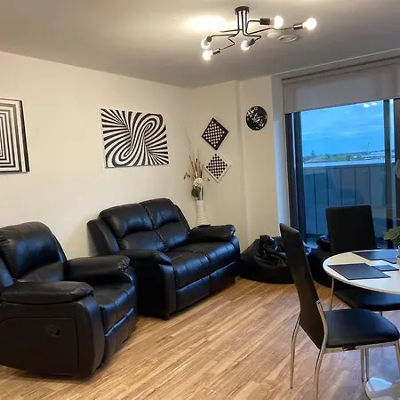 Stunning 2bd / Canal Views & Proximity To Man Utd * 맨체스터