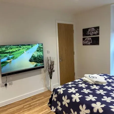 Stunning 2bd / Canal Views & Proximity To Man Utd * 맨체스터