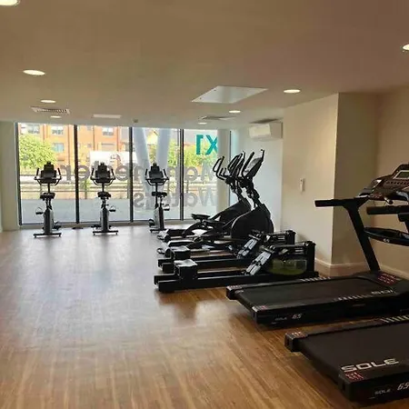 아파트 Stunning 2bd / Canal Views & Proximity To Man Utd 맨체스터