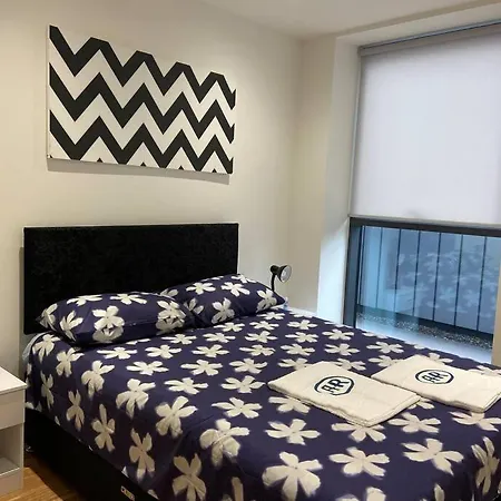 아파트 Stunning 2bd / Canal Views & Proximity To Man Utd