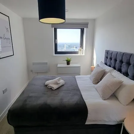 Free Parking: Media Flat Apartment Manchester