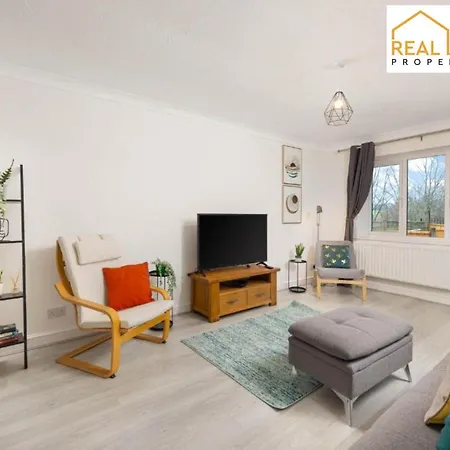 Spacious Three-bedroom House By Real Lush Properties In Plant Hill House マンチェスター