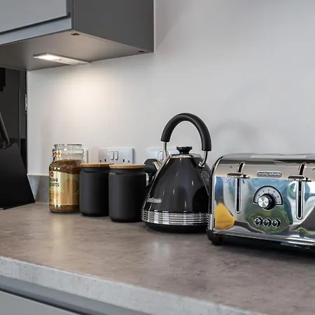 Contemporary 3 Bedrooms *