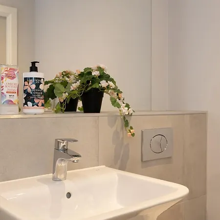 Apartman Contemporary 3 Bedrooms